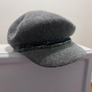 Chic Gray Wool Cap with Denim Trim